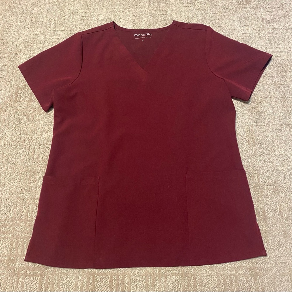 {Mandala} Two Pocket Scrub Top | Burgundy ~ Size Small